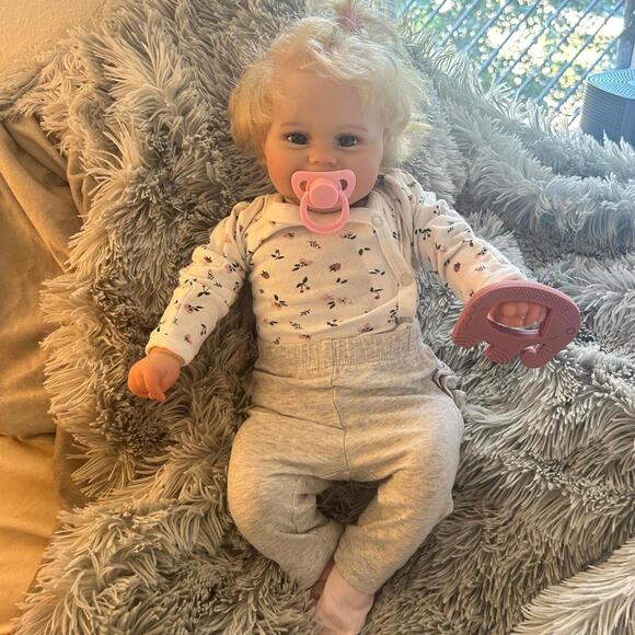 Reborn Baby Girl Doll Cloth Body Full Silicone Vinyl Limbs & Accessories (NWT) - Picture 4 of 14